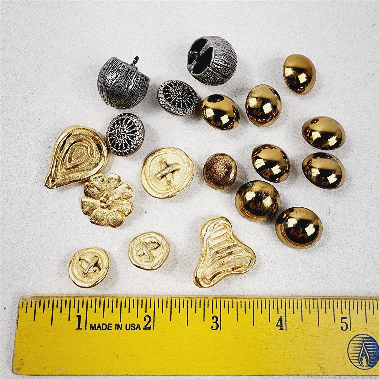 Lot of 19 Vintage Metal Buttons Brass Aluminum Gold & Silver Tone