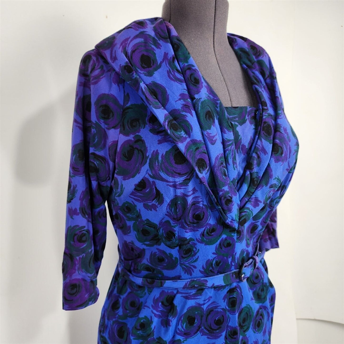 Vintage 1960s/70s Blue & Purple Jersey Knit Floral Print Dress w/ Belt