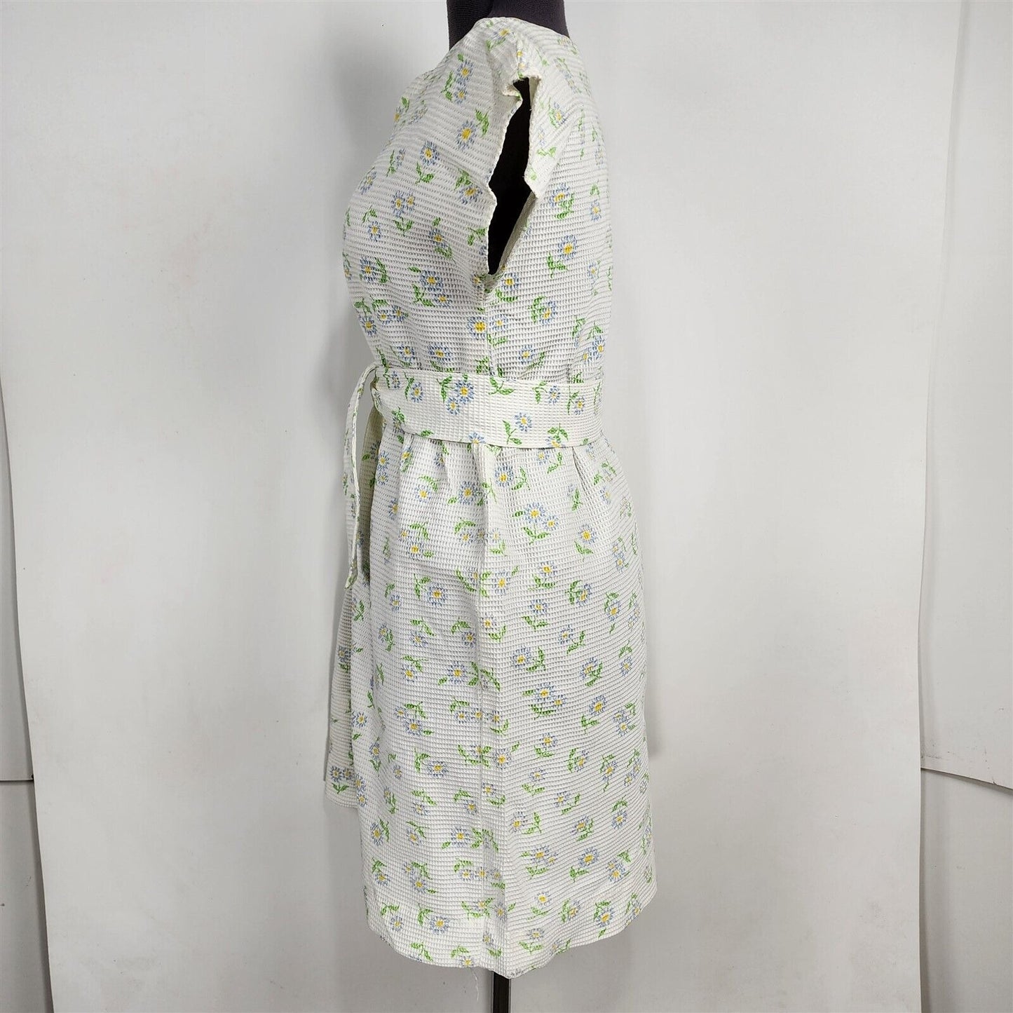 Vintage White Blue Floral Waffle Knit Short Sleeve Dress w/ Belt Volup