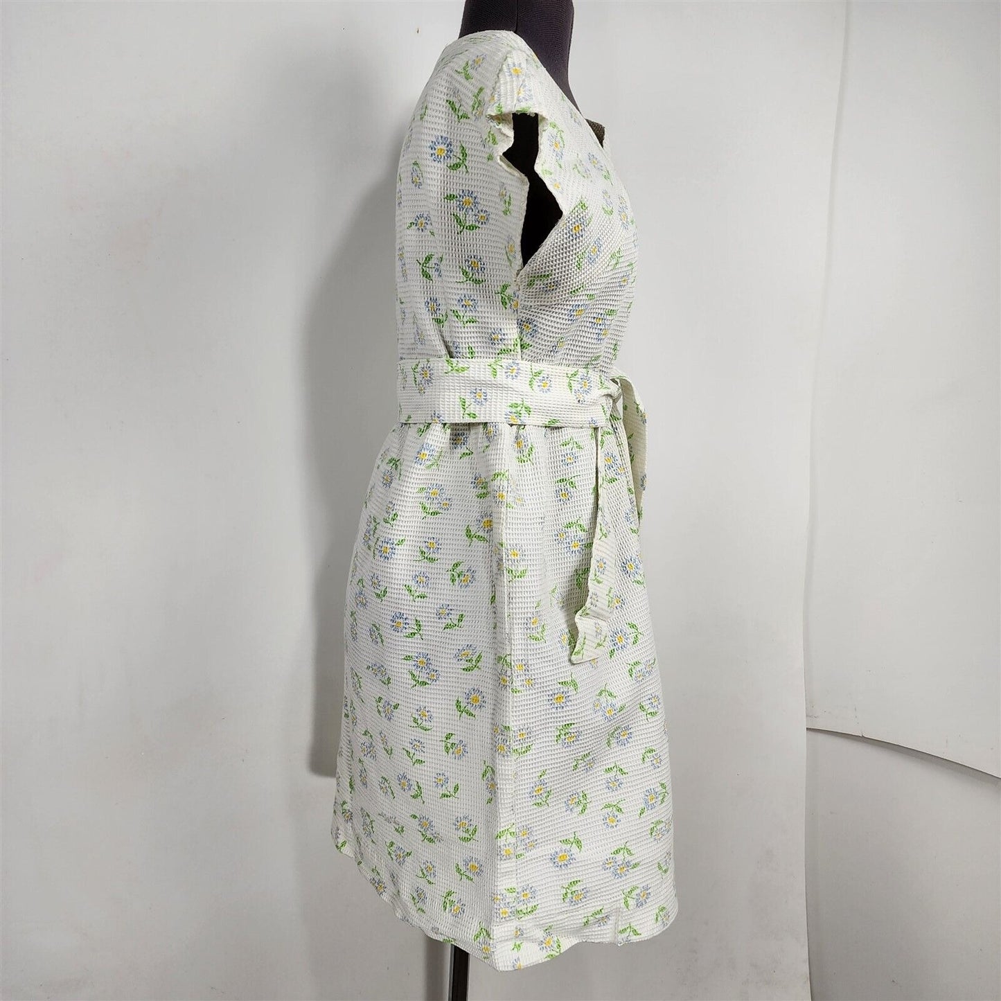 Vintage White Blue Floral Waffle Knit Short Sleeve Dress w/ Belt Volup