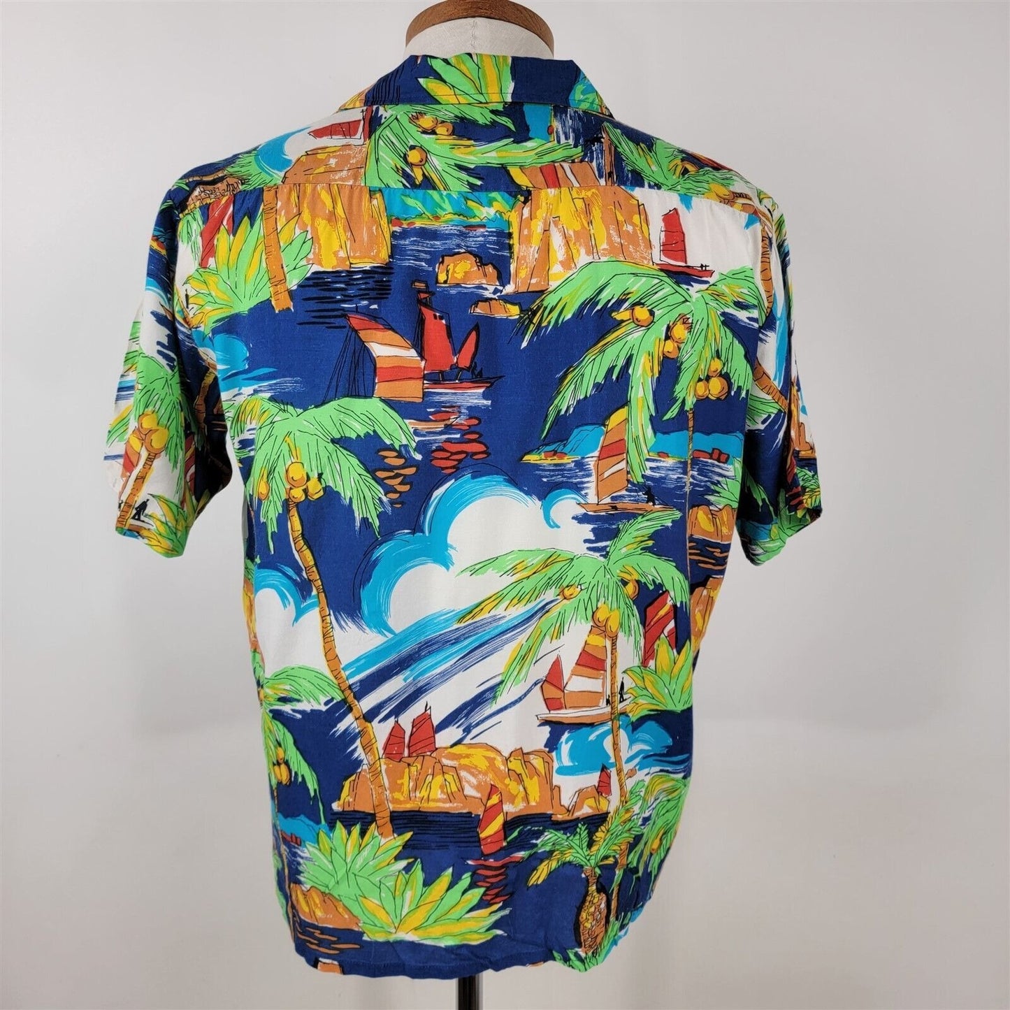 Vintage West Side Hawaiian Tiki Palm Trees Sail Boats Rayon Shirt Mens L
