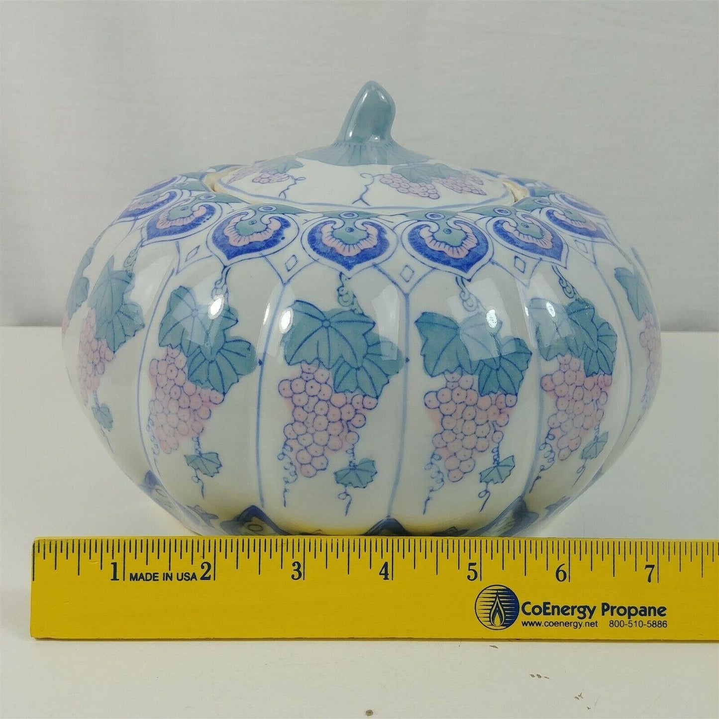 Cauldron Grapevine Grapes Lid Vase 6" Tall 6-1/2" Base 3-5/8" Opening