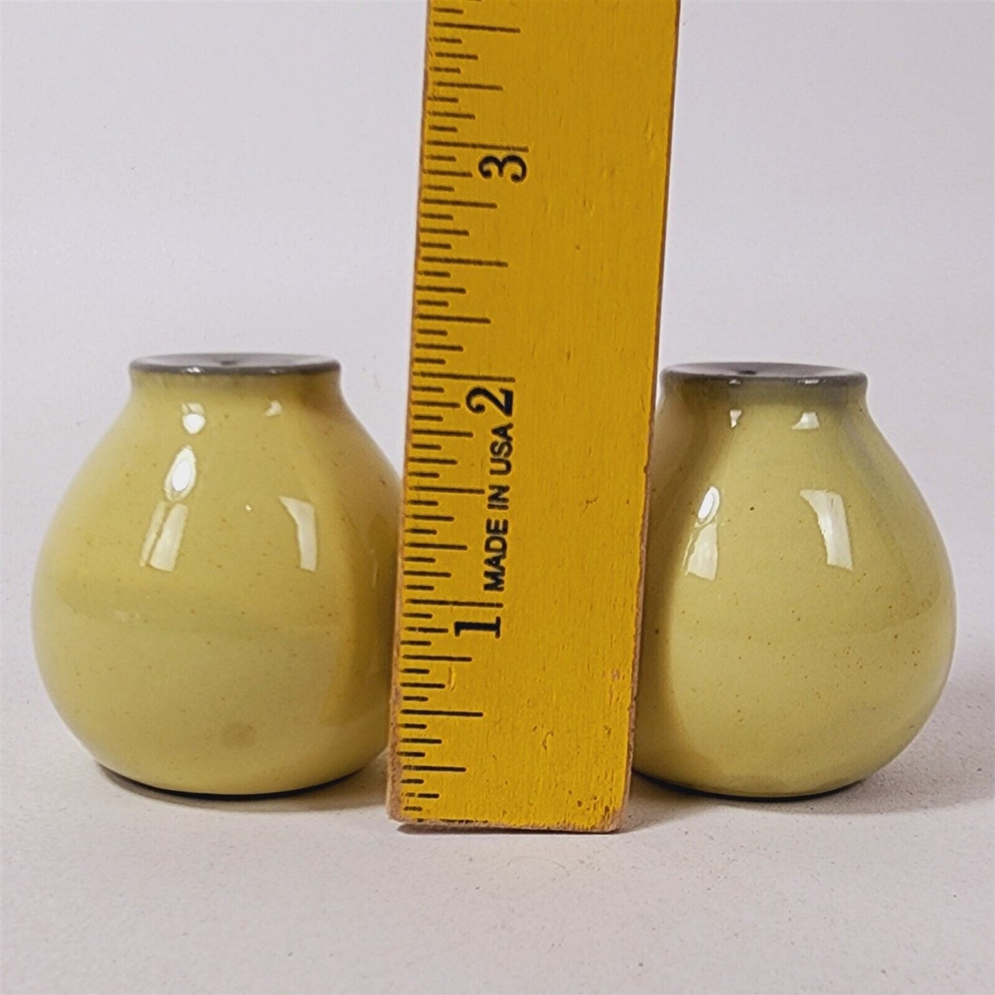Vintage Harkerware Stoneware Speckled Yellow Gray Salt & Pepper Shakers