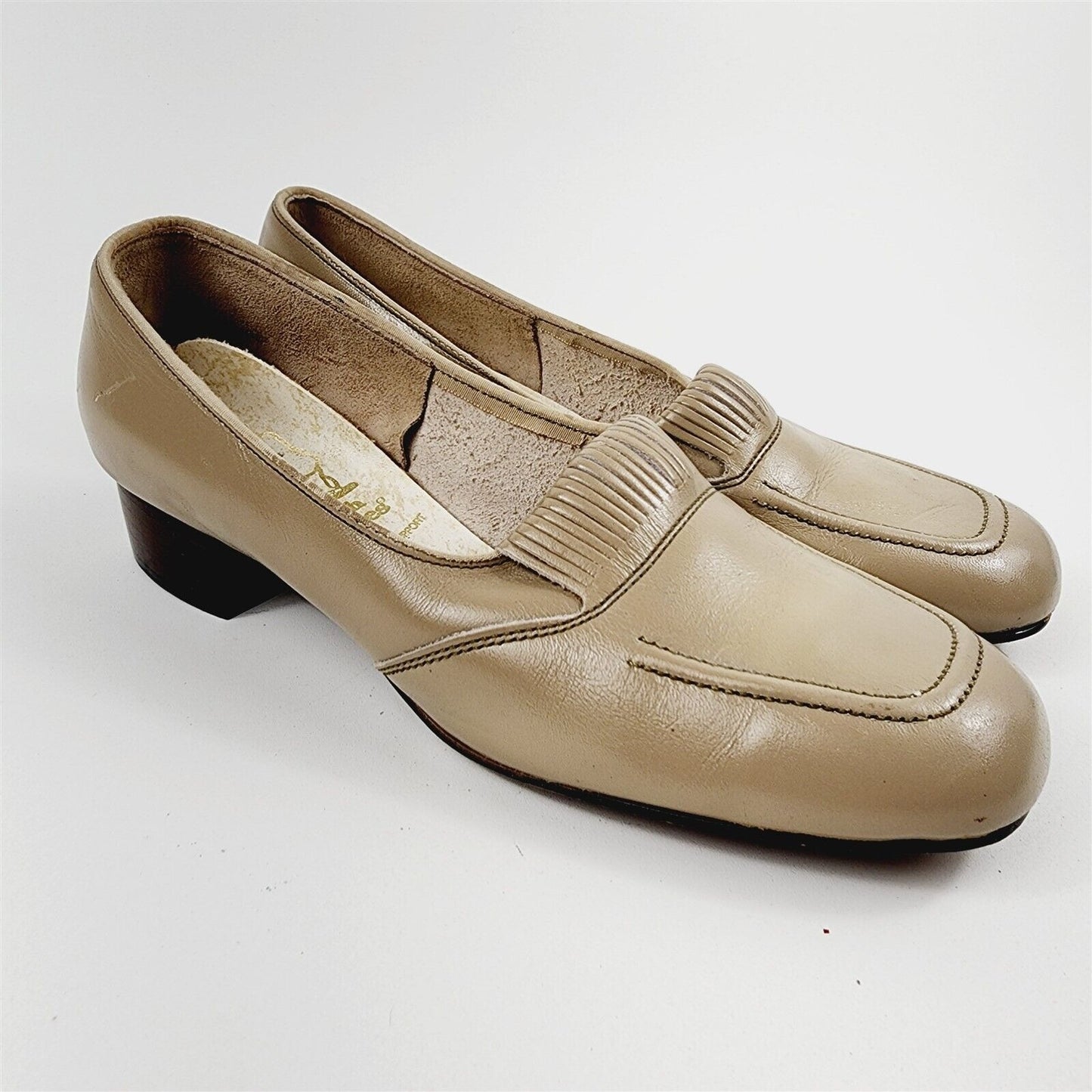 Vintage Hush Puppies Taupe Leather Loafers Womens Size 8 M